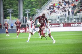 Didier LAMKEL ZE buteur contre l‘OL et Metz s‘impose 3-2