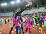 Après la demi-finale Cameroun / Angola, Jacques MBIANDJEU célèbre ‪Ekoi Manfred, le gardien titulaire