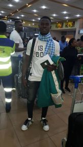 A l‘aéroport de Douala, Darlin YONGWA est en route pour la France
