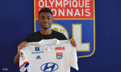 Raphaël ANABA signe son 1er contrat professionnel avec l‘Olympique Lyonnais