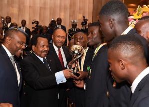 Jacques MBIANDJEU, Nelson DJEMBE et les Lions U17 reçus par le Président de la République du Cameroun