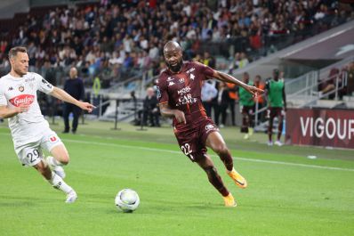 Didier LAMKEL ZE offre la victoire au FC Metz et entretient l‘espoir d‘un maintien pour les Grenats