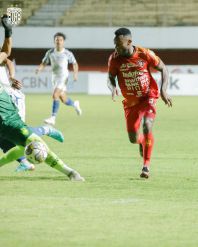 Buteur contre PSIS Semarang, Privat MBARGA donne la victoire à Bali United