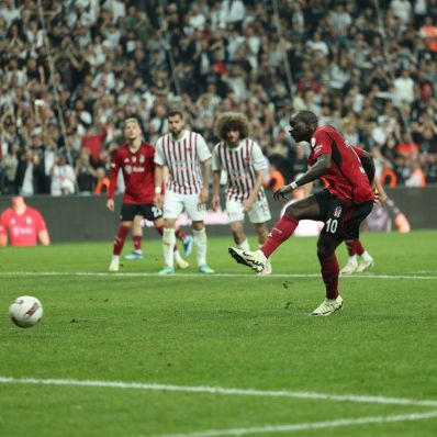 Vincent ABOUBAKAR offre le point du match nul à Besiktas (2-2) face à Hatayspor